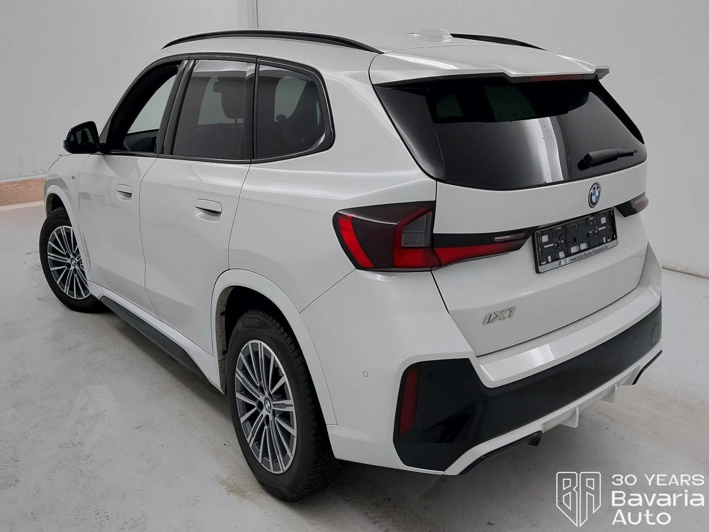 BMW iX1 20 eDrive M Sport Paket - изображение 2