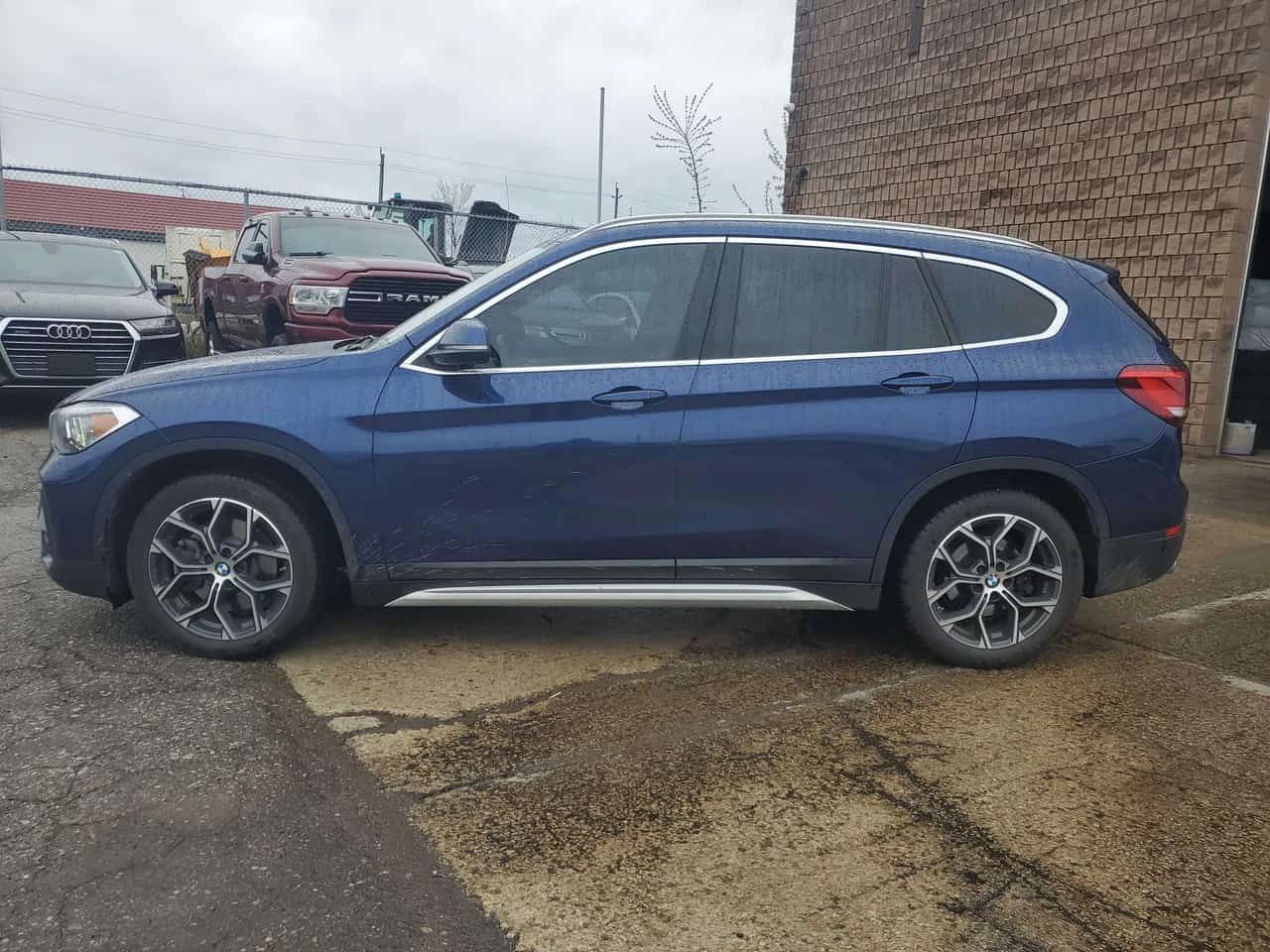 BMW X1 * xDrive28i * HEAD-UP * KEYLESS * ПОДГРЕВ , снимка 3 - Автомобили и джипове - 54340945