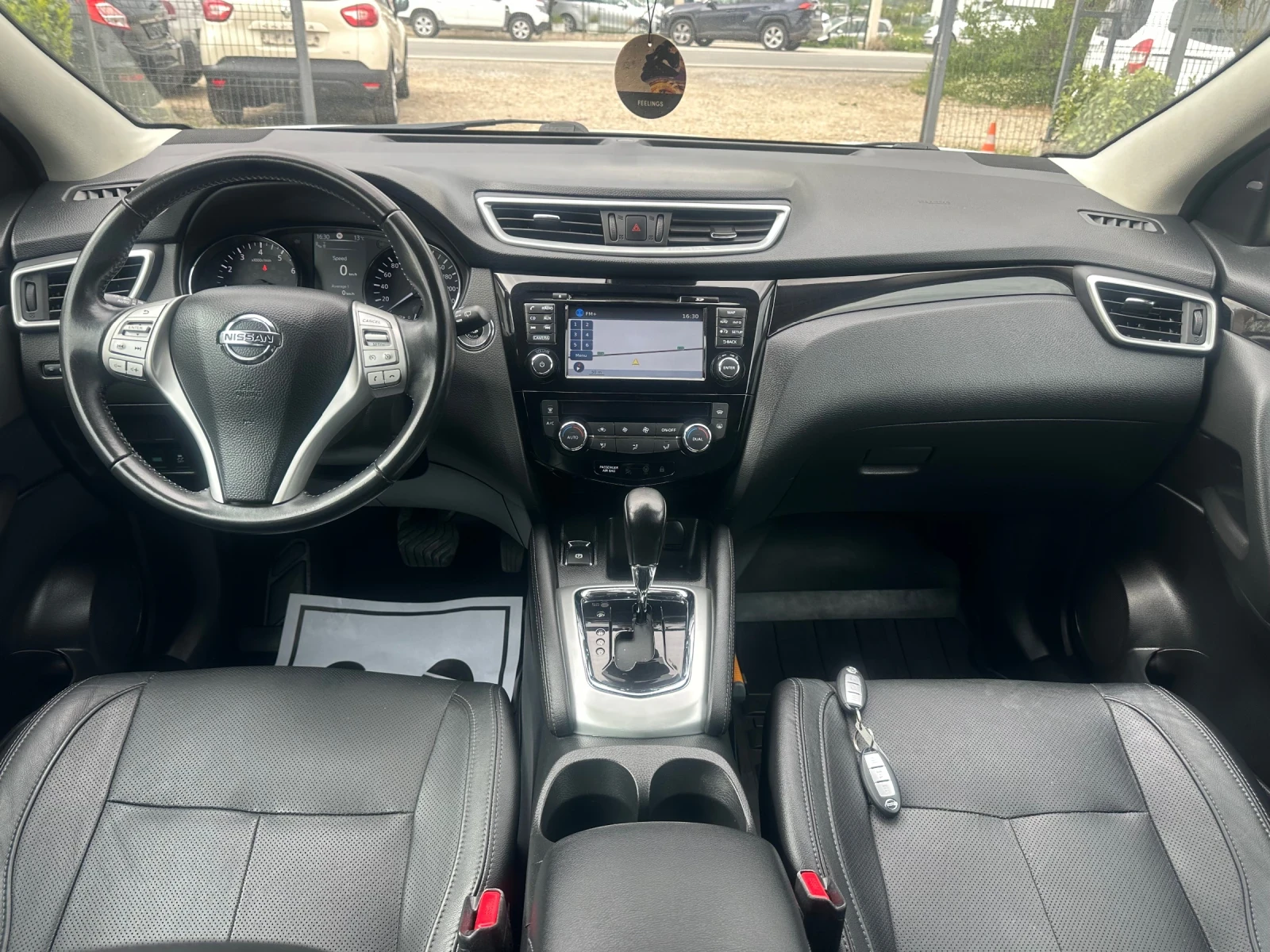 Nissan Qashqai 1.2 N-Connecta, снимка 9 - Автомобили и джипове - 54381937