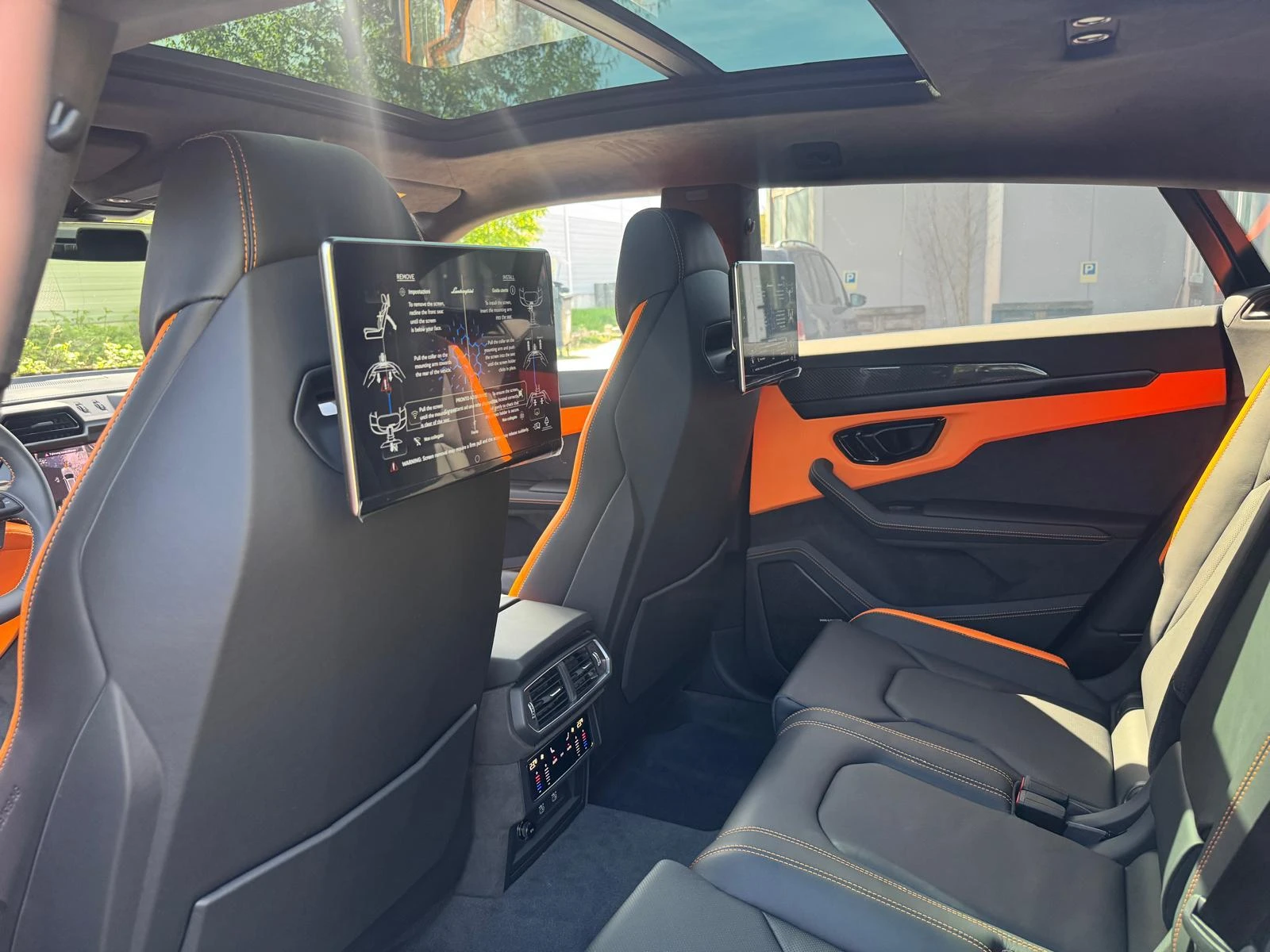Lamborghini Urus  SE* CARBON* MASSAGE* TV, снимка 5 - Автомобили и джипове - 55465526