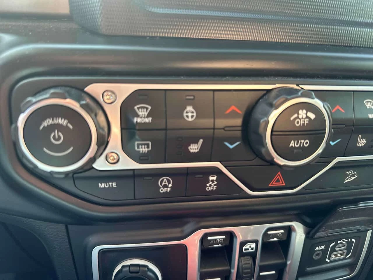 Jeep Wrangler * Sport * АВТОКРЕДИТ БЕЗ ПЪРВОНАЧАЛНА ВНОСКА* , снимка 10 - Автомобили и джипове - 55680727