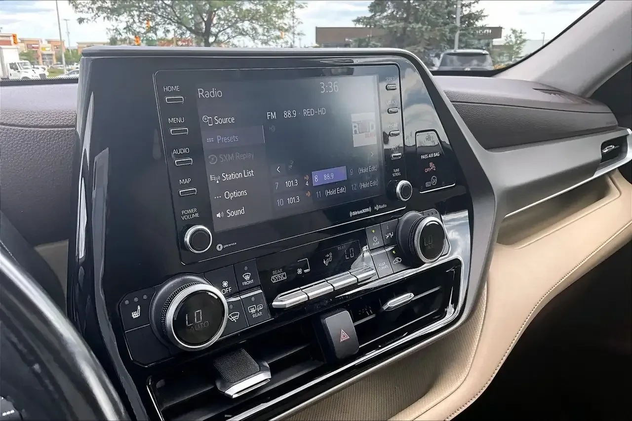 Toyota Highlander * XLE * CAR PLAY * SUNROOF * АВТОКРЕДИТ, снимка 11 - Автомобили и джипове - 55707531