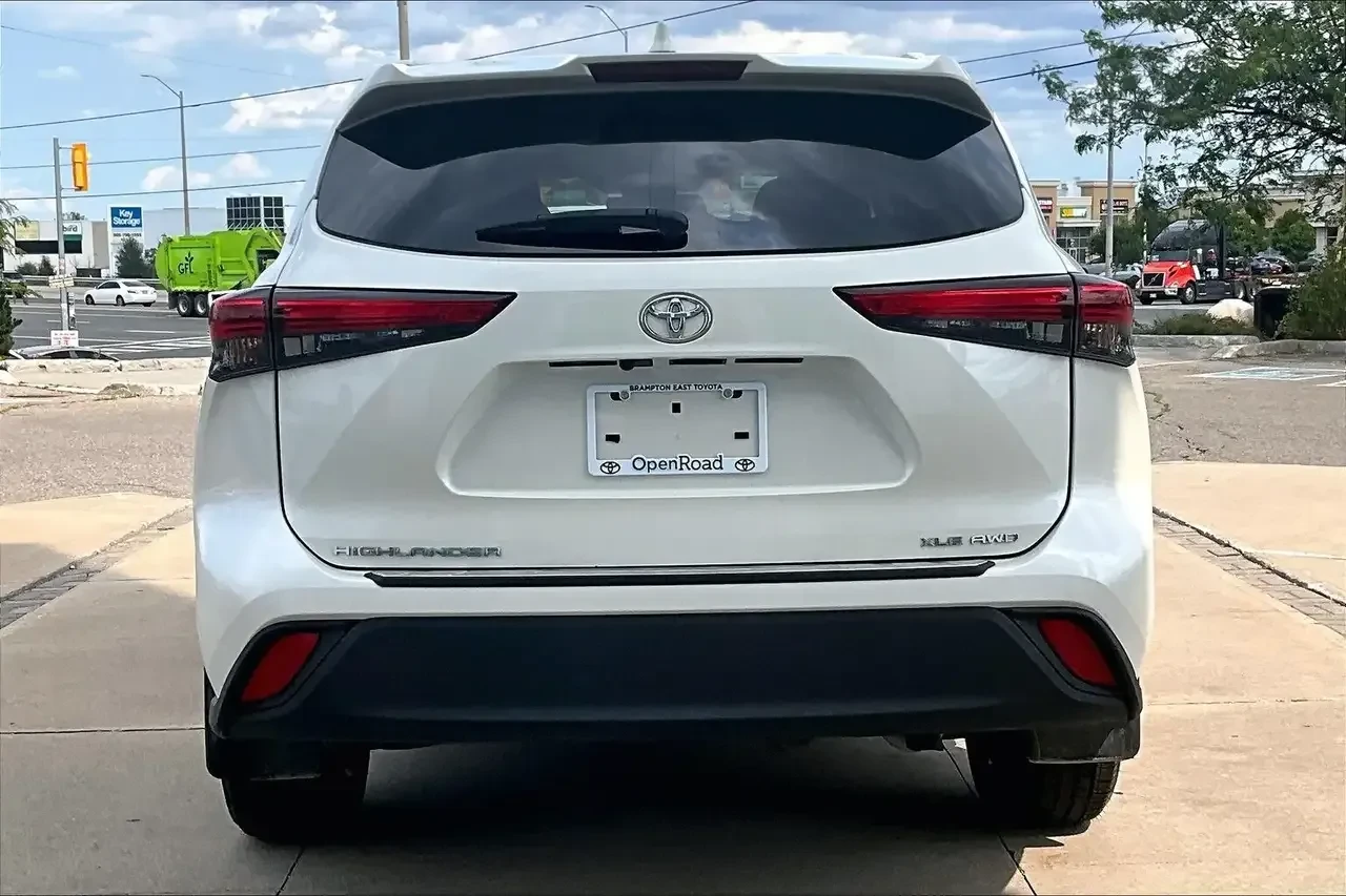Toyota Highlander * XLE * CAR PLAY * SUNROOF * АВТОКРЕДИТ, снимка 5 - Автомобили и джипове - 55707531