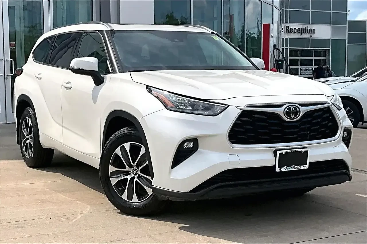 Toyota Highlander * XLE * CAR PLAY * SUNROOF * АВТОКРЕДИТ