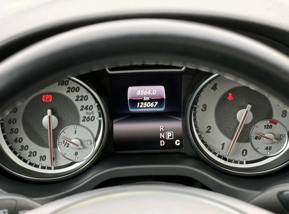 Mercedes-Benz GLA 250, снимка 5 - Автомобили и джипове - 56068661