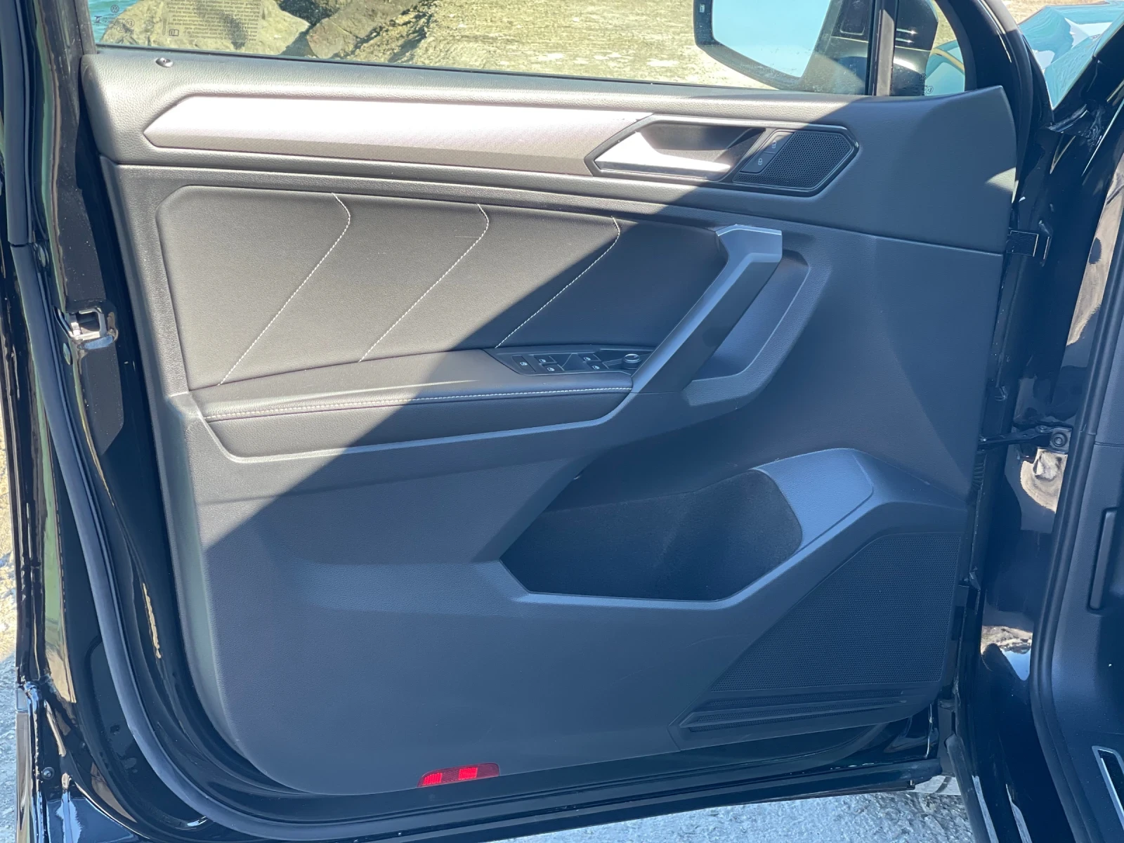 VW Tiguan R-Line Allspace 7мест, снимка 11 - Автомобили и джипове - 56235317