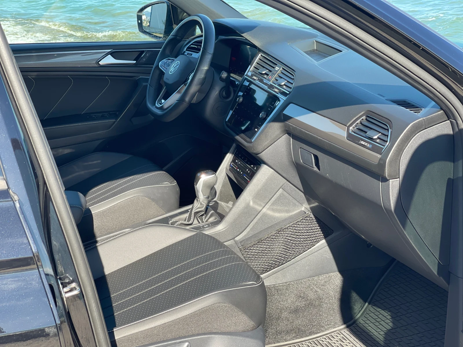 VW Tiguan R-Line Allspace 7мест, снимка 12 - Автомобили и джипове - 56235317