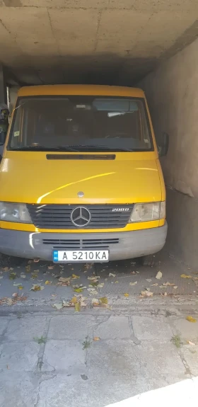     Mercedes-Benz 208 Sprinter