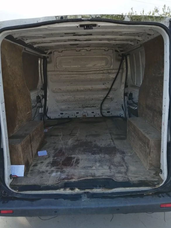 Renault Trafic, снимка 4 - Бусове и автобуси - 47208601