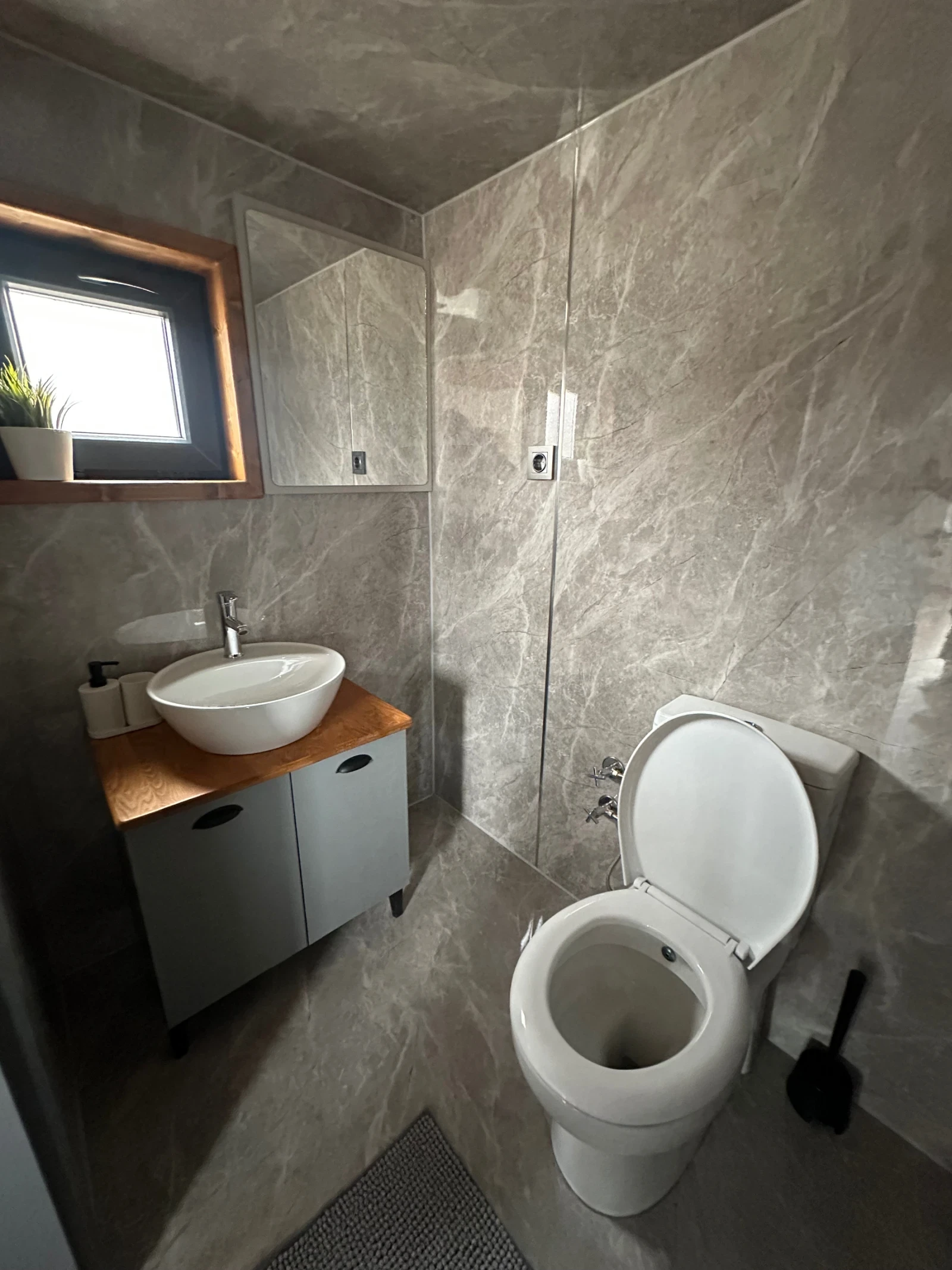 Каравана Други Tiny House Stockholm - изображение 10