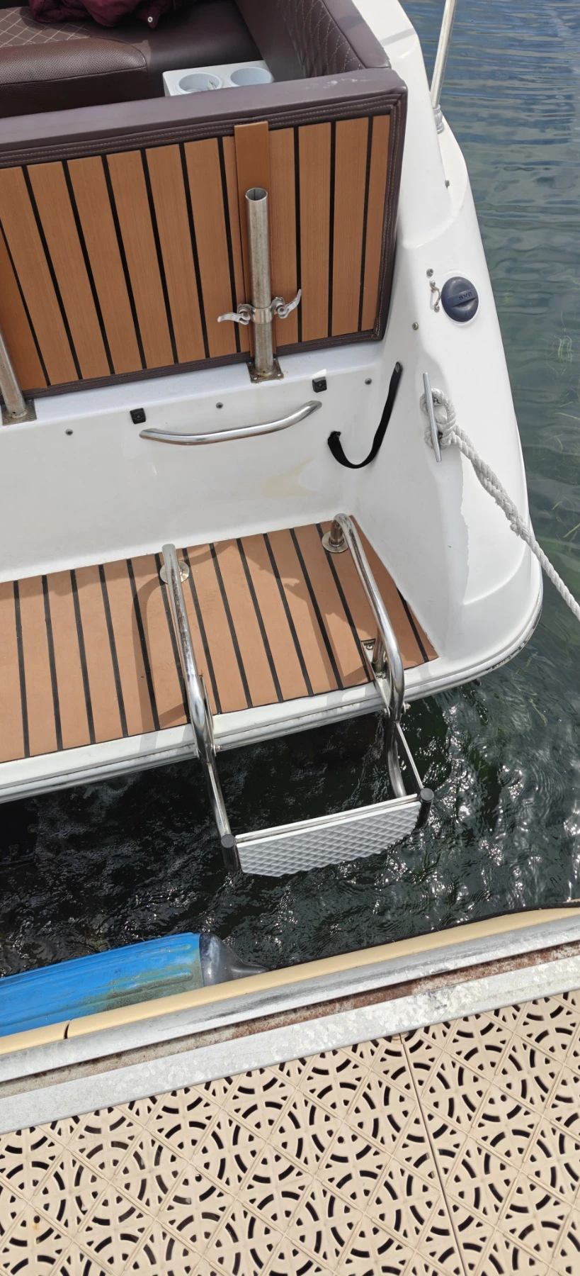 Моторна яхта Sea Ray Sundancer 230, снимка 11 - Воден транспорт - 54559370