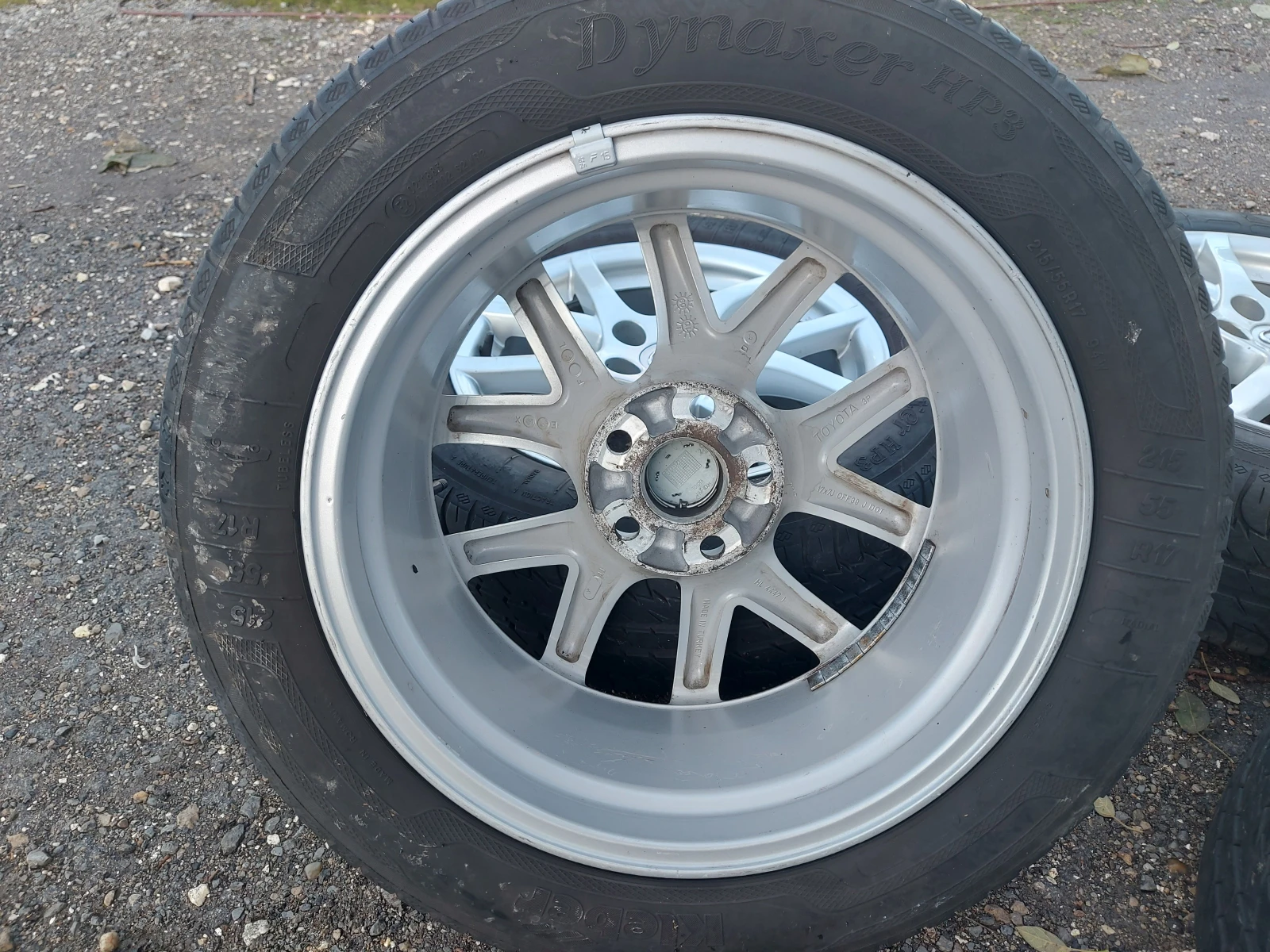    215/55R17  Toyota Verso | Mobile.bg   6