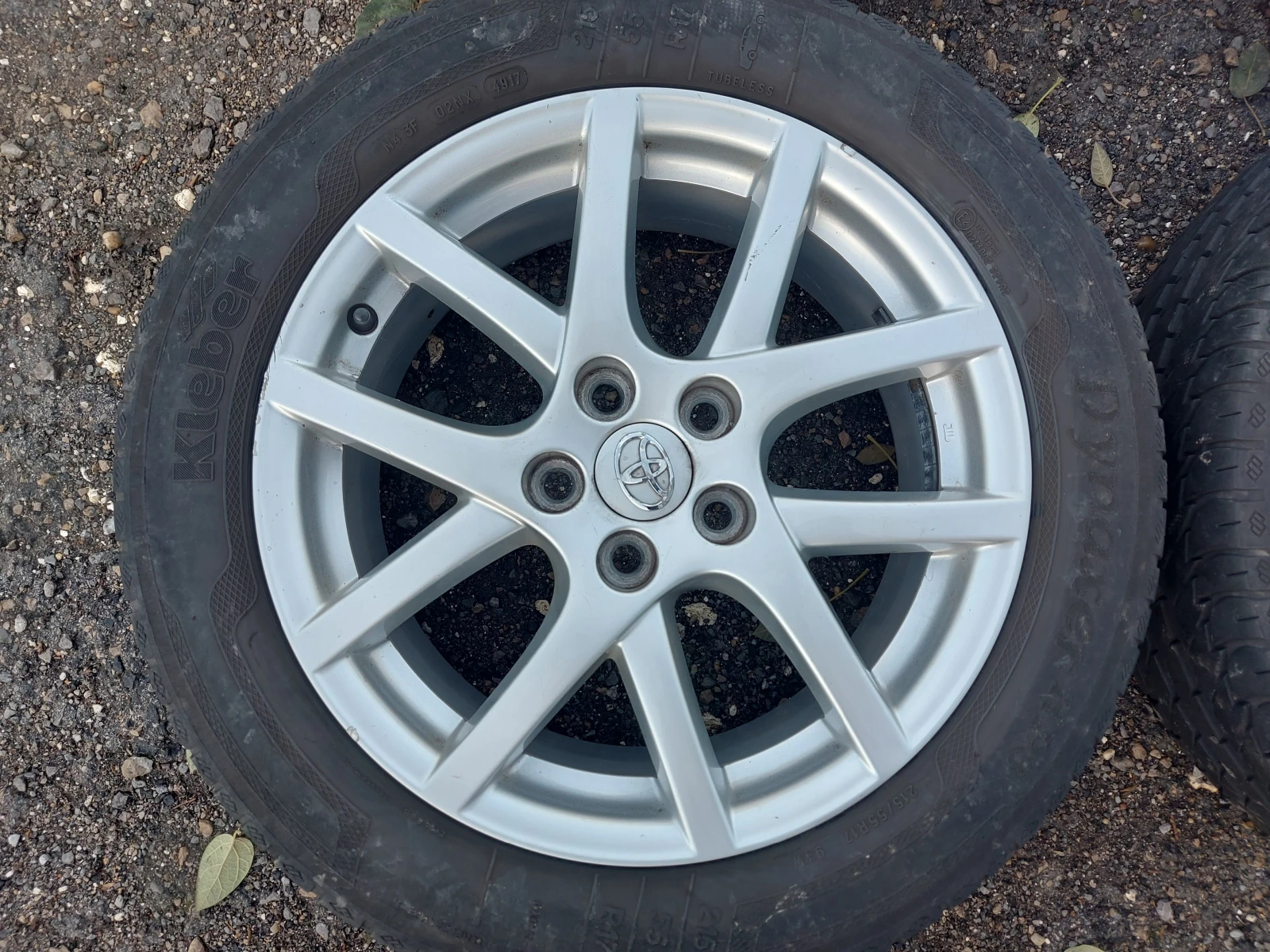   215/55R17  Toyota Verso | Mobile.bg   3