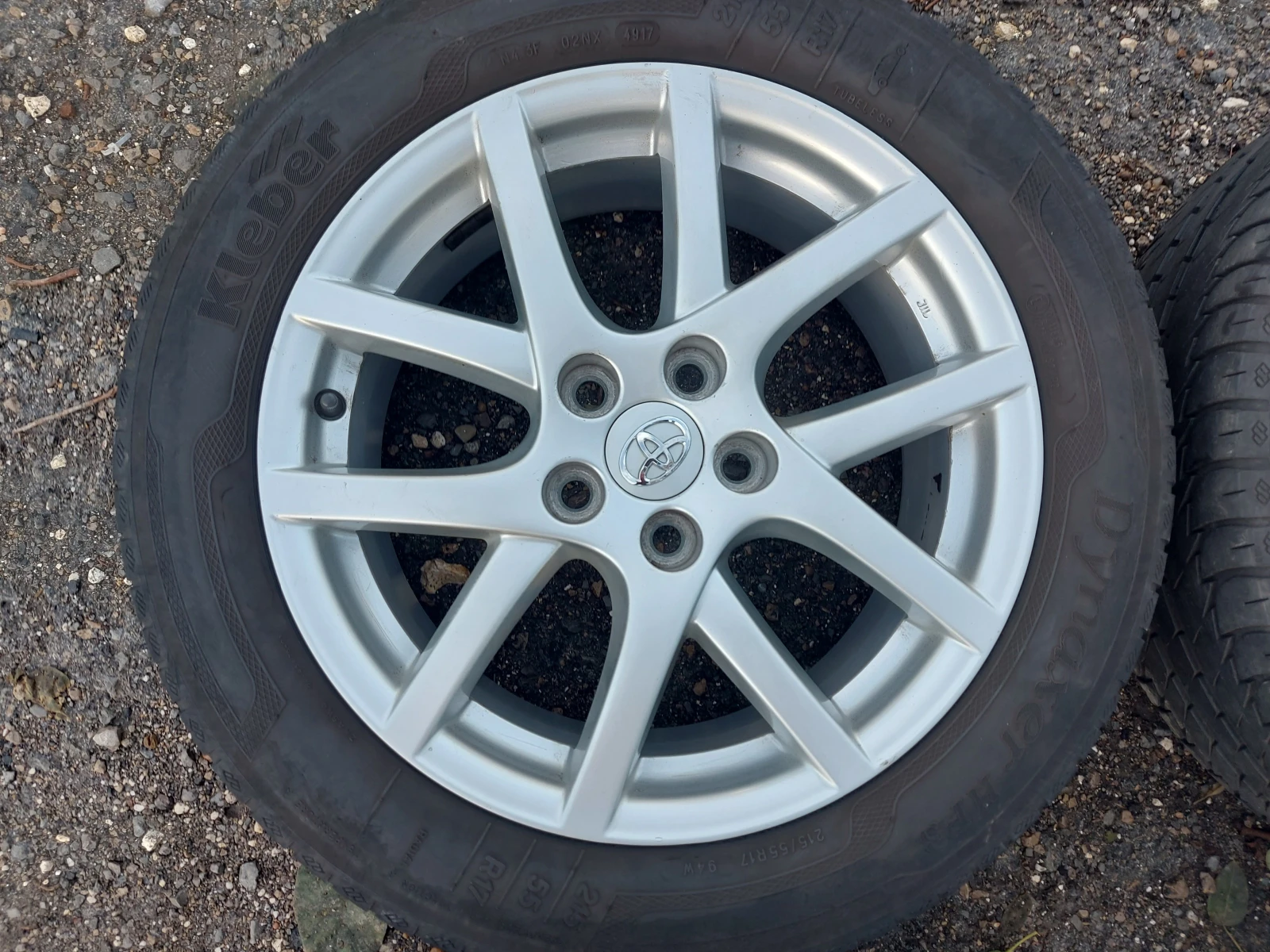    215/55R17  Toyota Verso | Mobile.bg   5