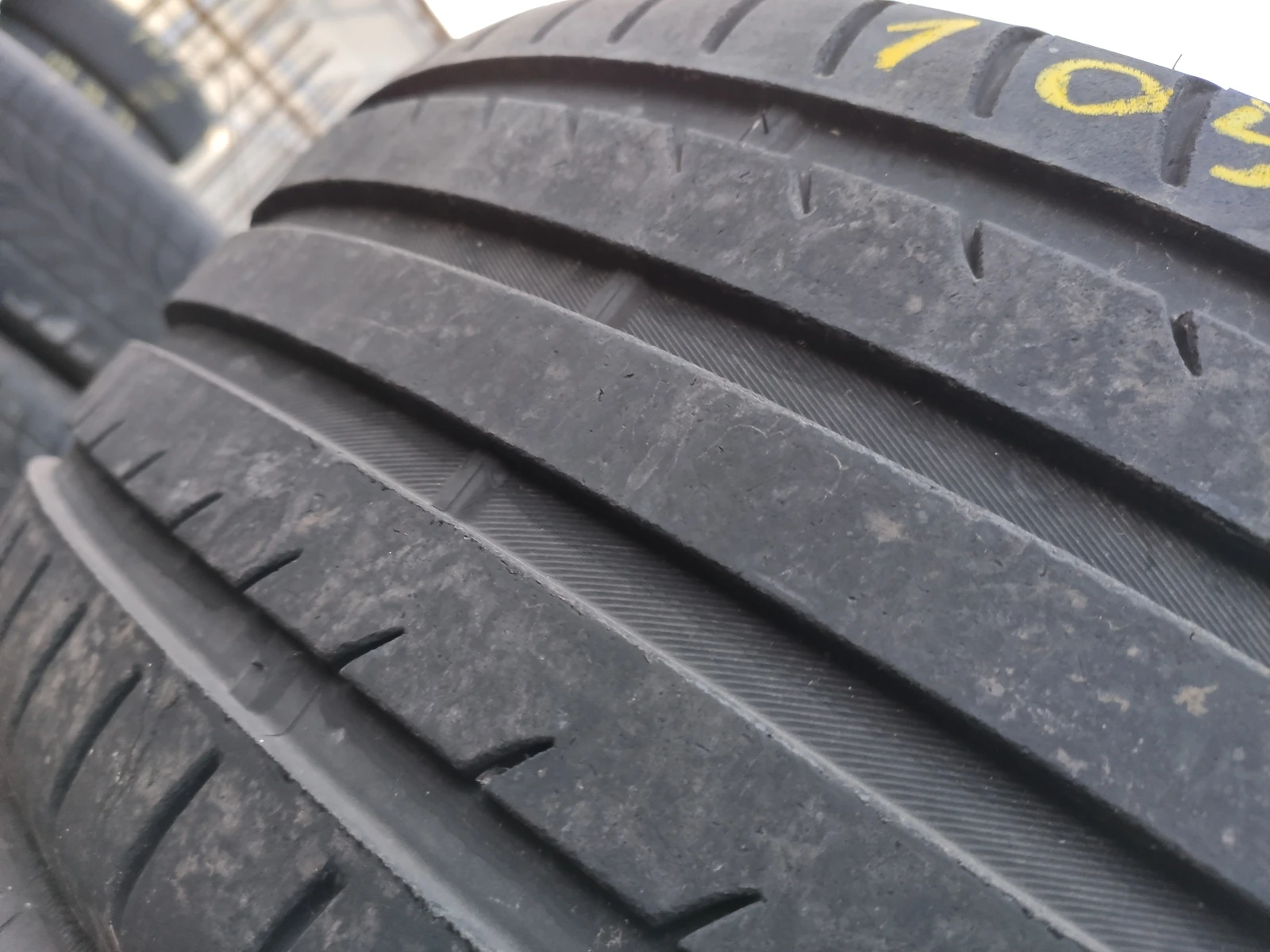 Гуми Летни 235/40R18, снимка 6 - Гуми и джанти - 53981171