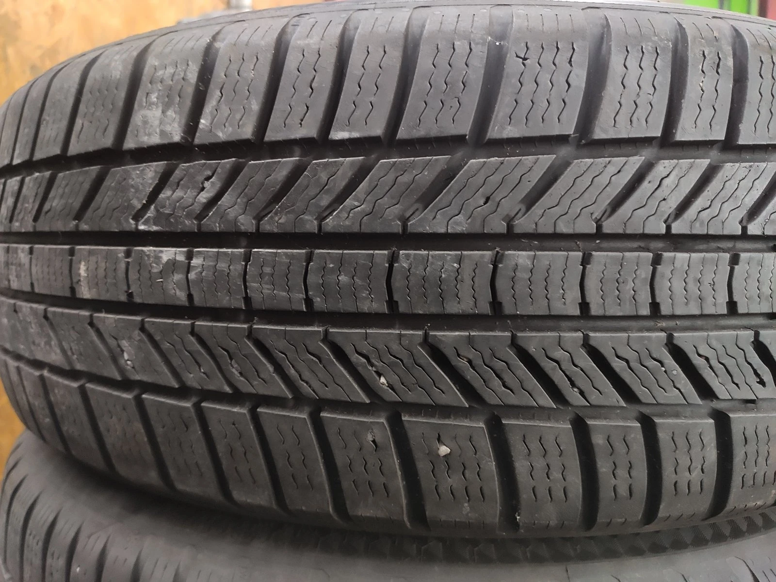Гуми Зимни 205/55R17