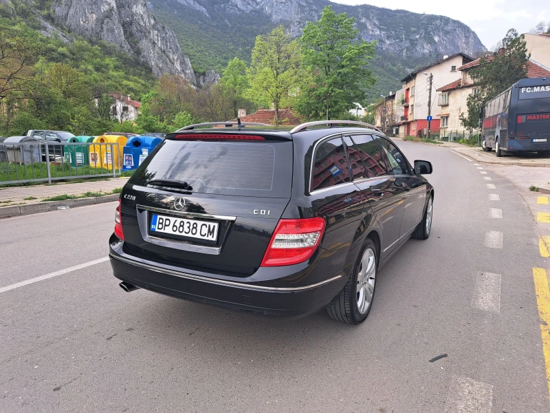 Mercedes-Benz C 220 2.2, снимка 4 - Автомобили и джипове - 48752782