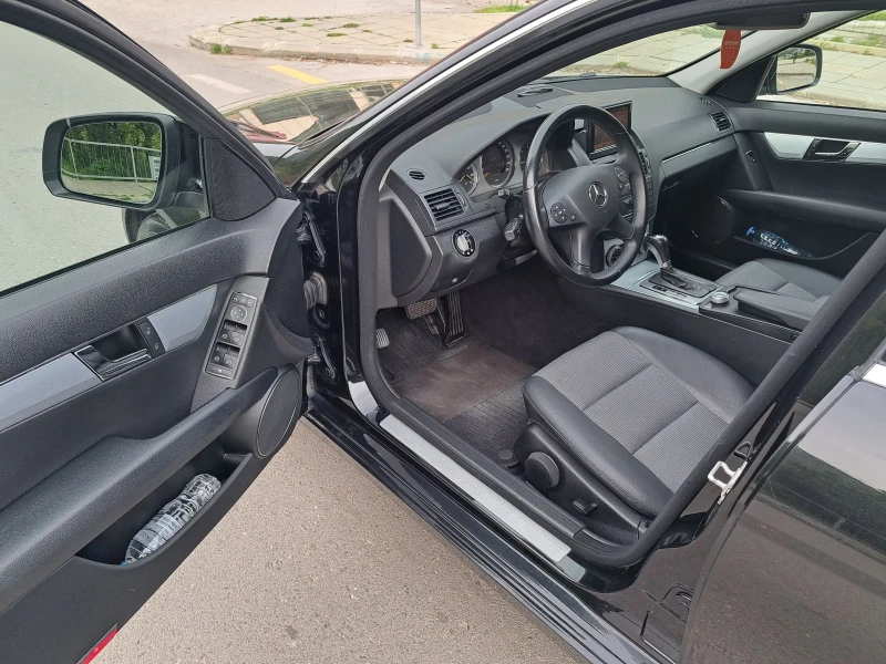 Mercedes-Benz C 220 2.2, снимка 10 - Автомобили и джипове - 48752782