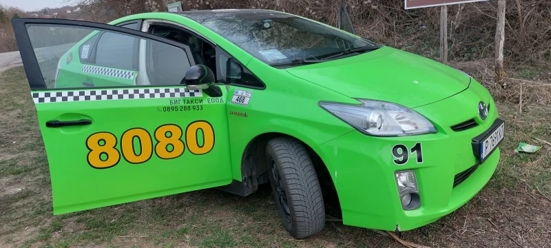 Toyota Prius, снимка 6 - Автомобили и джипове - 48883276