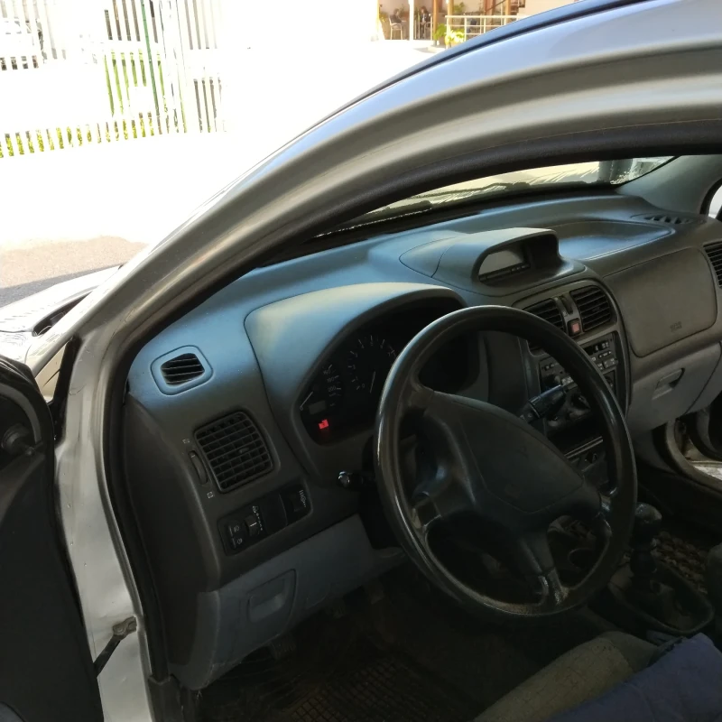 Mitsubishi Space star 1.3 Benzin, снимка 7 - Автомобили и джипове - 52632649