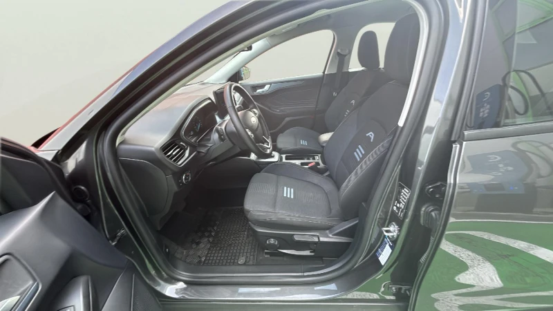 Ford Focus 1.0 Ecoboost, снимка 8 - Автомобили и джипове - 52656830