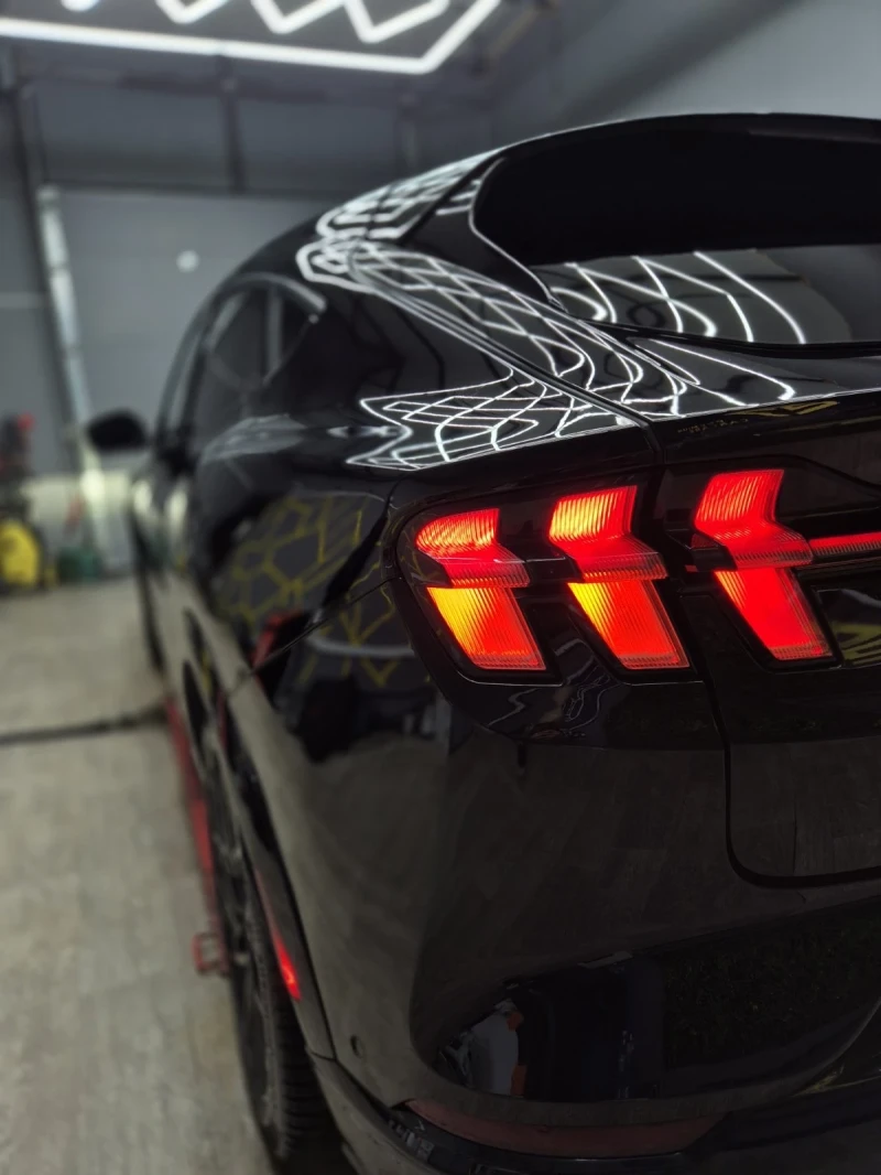 Ford Mustang Mach-E GT / 487к.с. / 91Kw / ПЕРФЕКТЕН, снимка 3 - Автомобили и джипове - 52894017