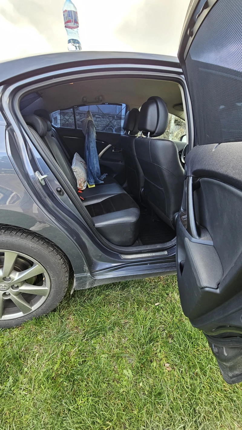 Toyota Avensis 2.2 D-CAT (177 Hp), снимка 4 - Автомобили и джипове - 52909590