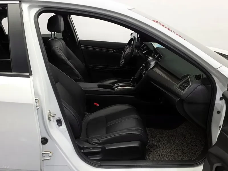 Honda Civic 1.5 10Th Generation, снимка 12 - Автомобили и джипове - 54953897