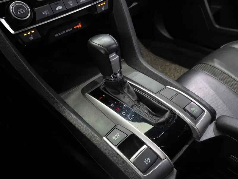 Honda Civic 1.5 10Th Generation, снимка 9 - Автомобили и джипове - 54953897