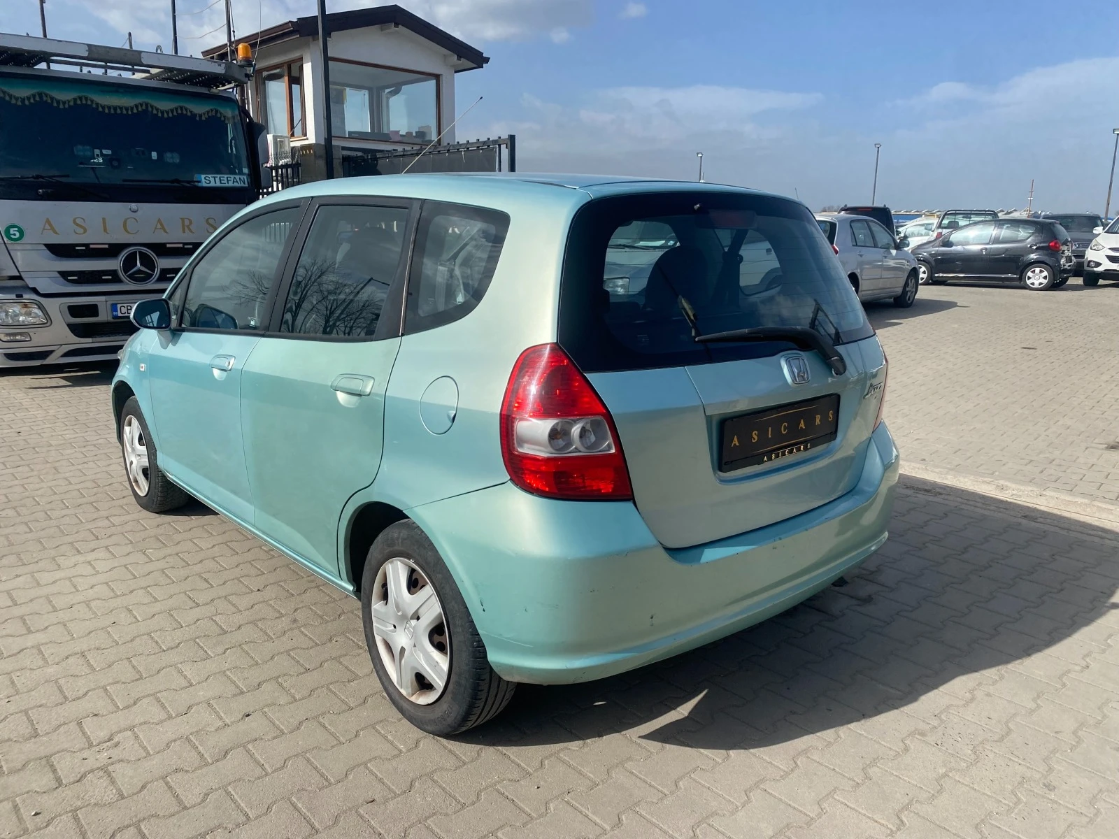 Honda Jazz 1.2I - изображение 3