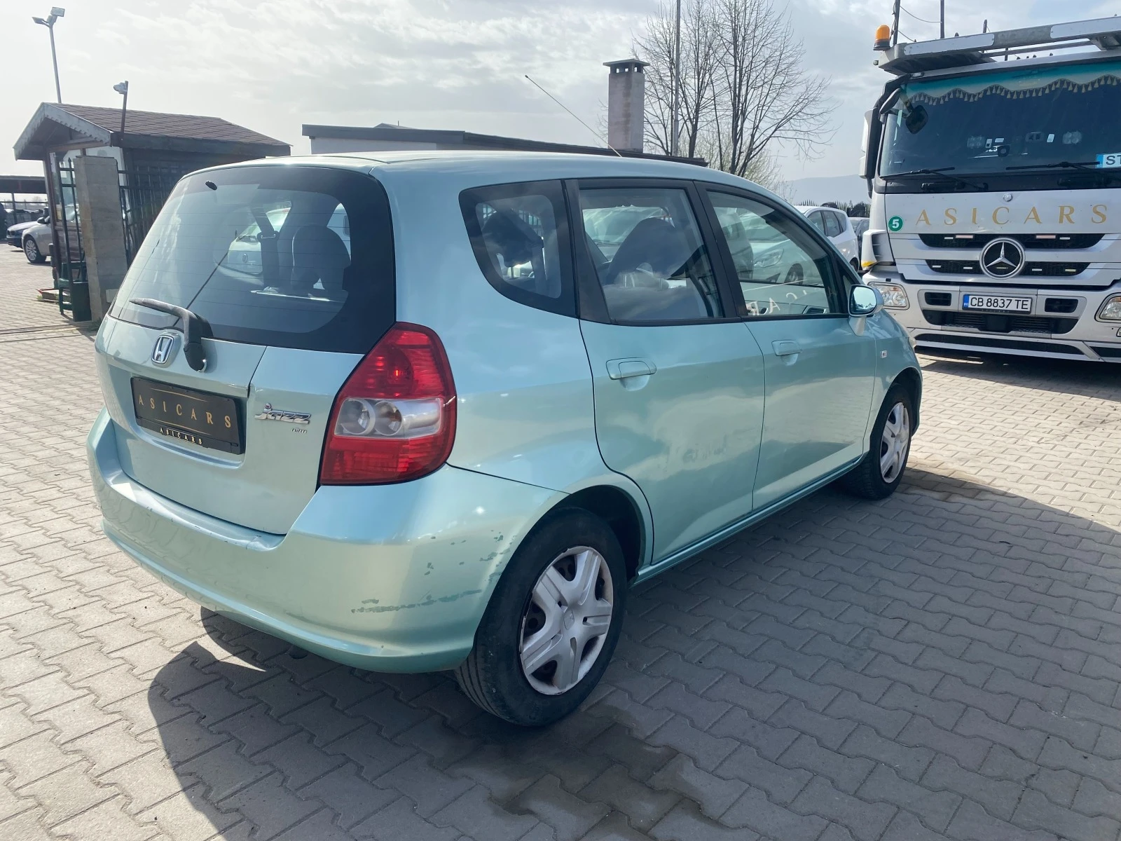 Honda Jazz 1.2I - изображение 5