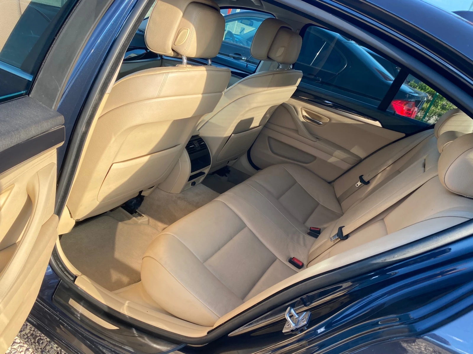 BMW 528 3.0i, 258кс, 6ск, XENON, КОЖА, НАВИ, ПАРКТР, ЕЛ.ПА | Mobile.bg — изображение 13