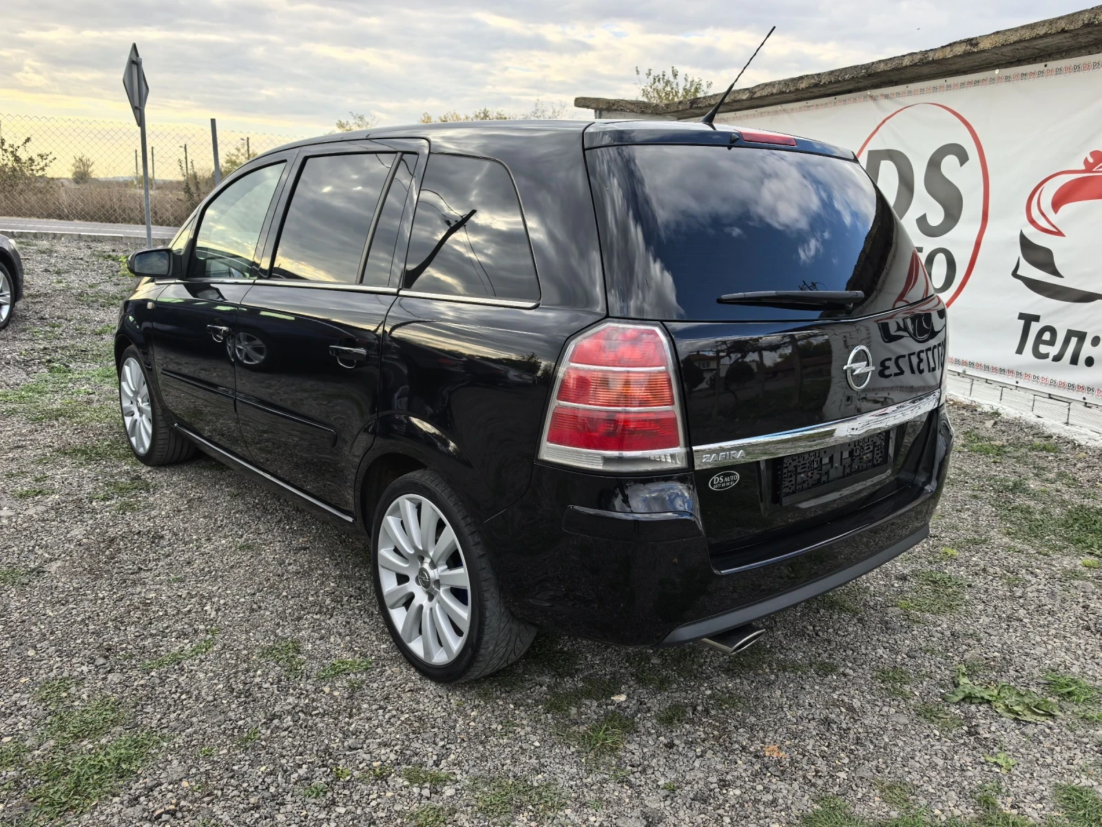 Opel Zafira 2.0T - изображение 3