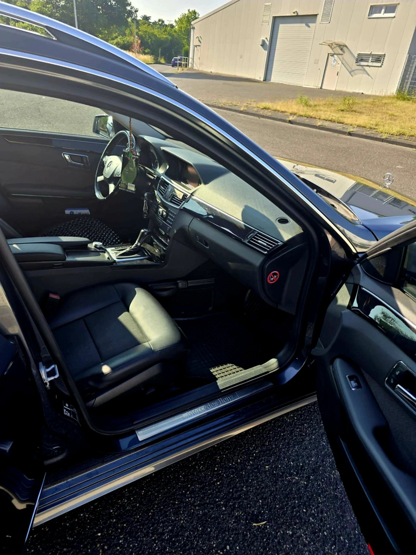 Mercedes-Benz E 250 Avant-garde  - изображение 4