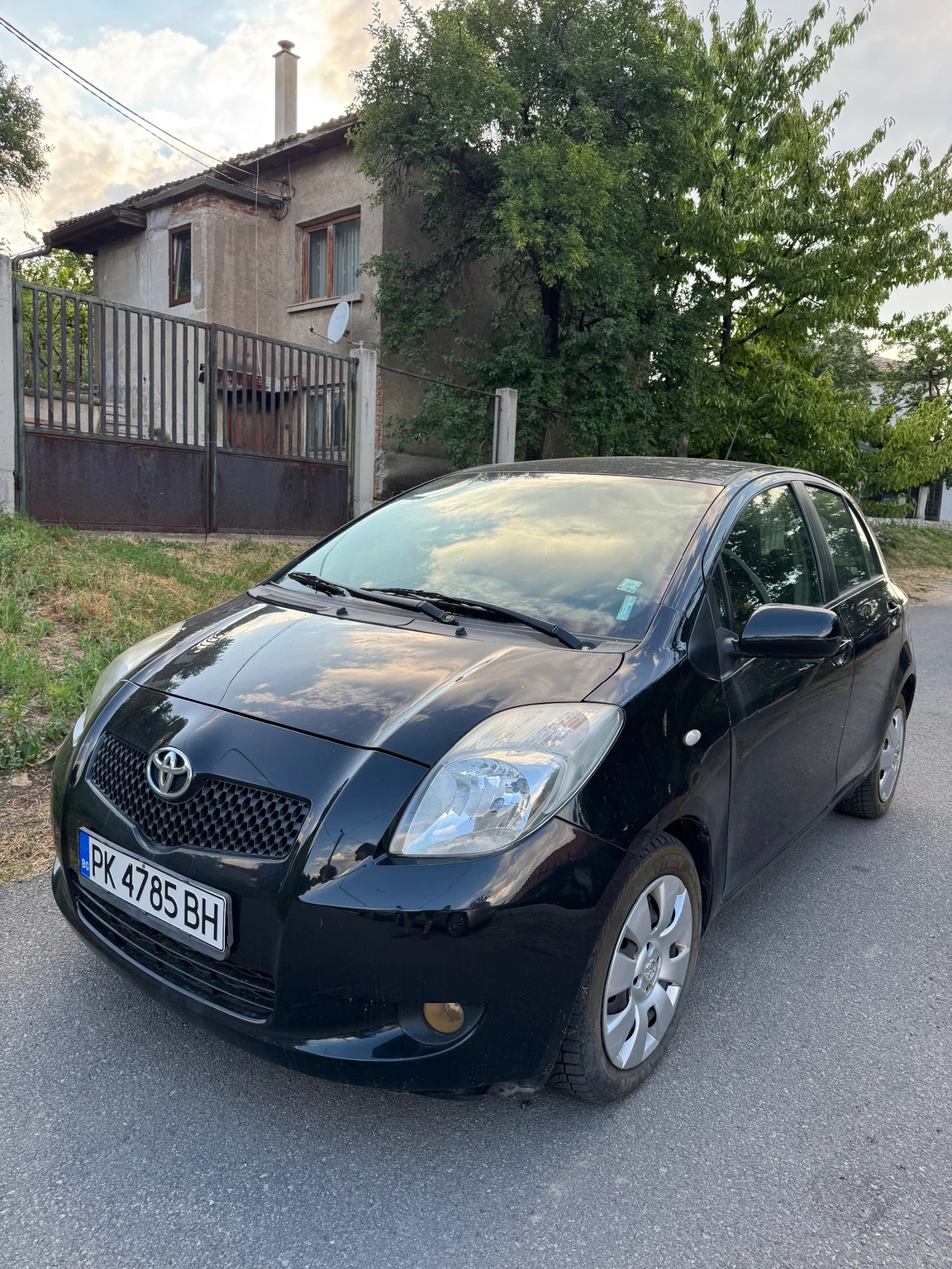 Toyota Yaris  - изображение 2