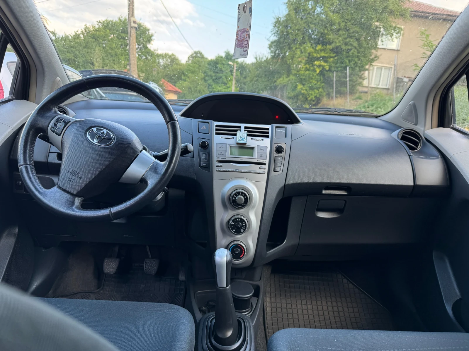 Toyota Yaris  - изображение 4