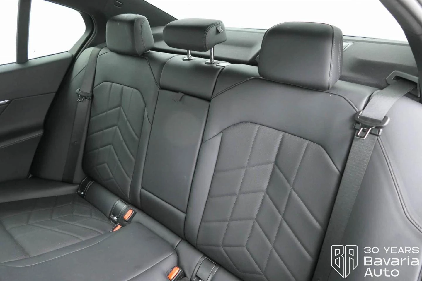 BMW 520 d M Sport Paket Steptronic - изображение 8