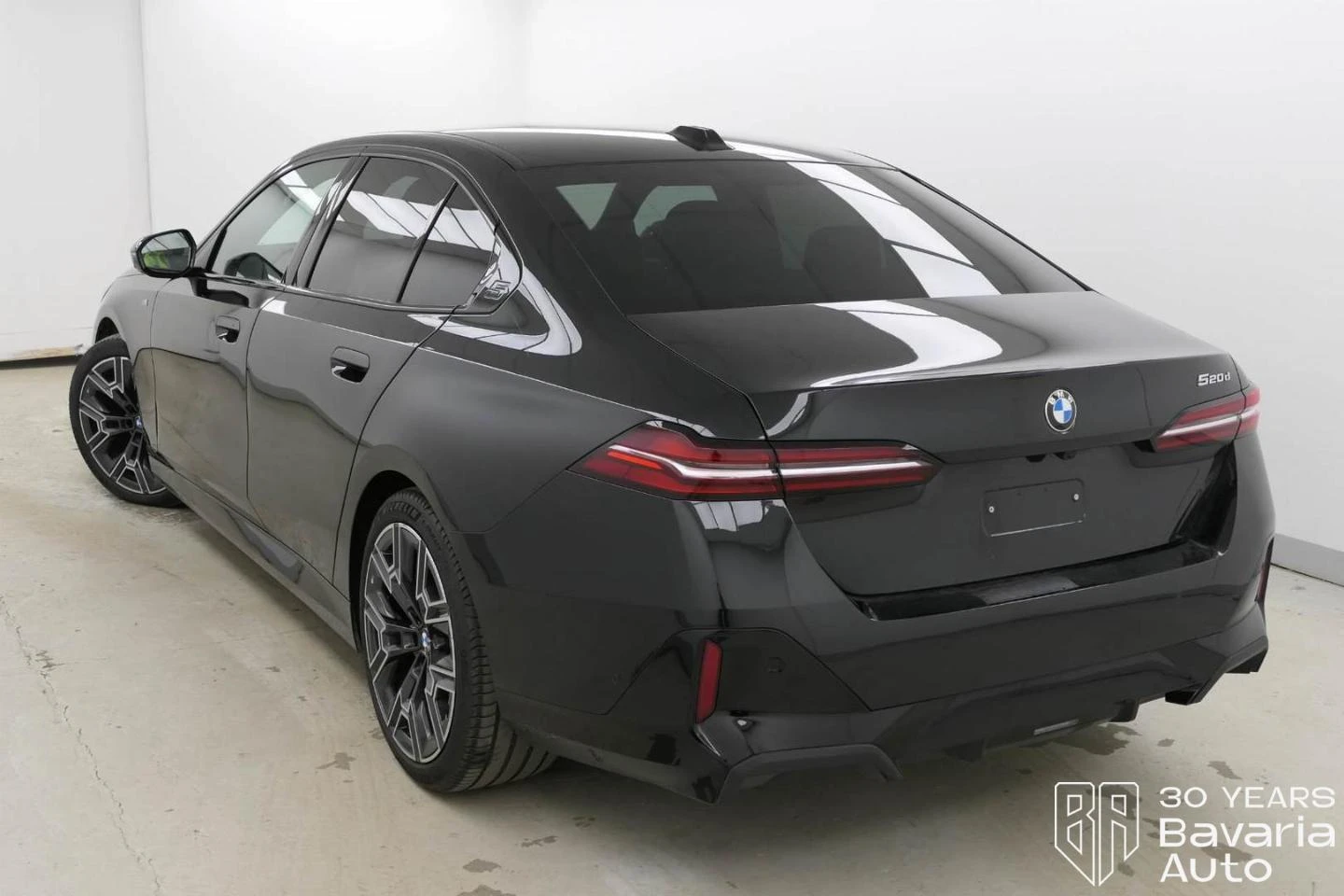 BMW 520 d M Sport Paket Steptronic - изображение 2