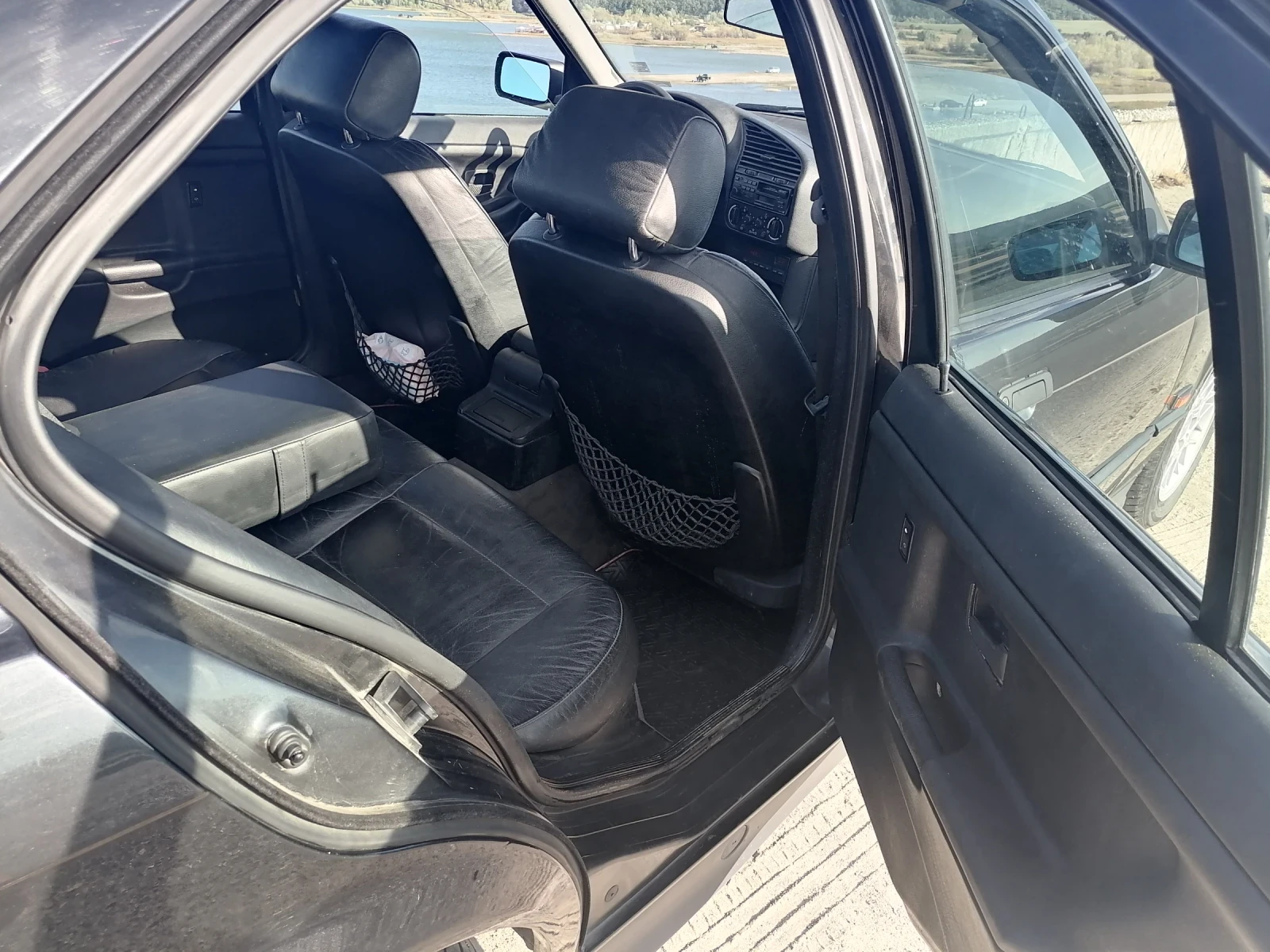 BMW 320, снимка 11 - Автомобили и джипове - 54201686