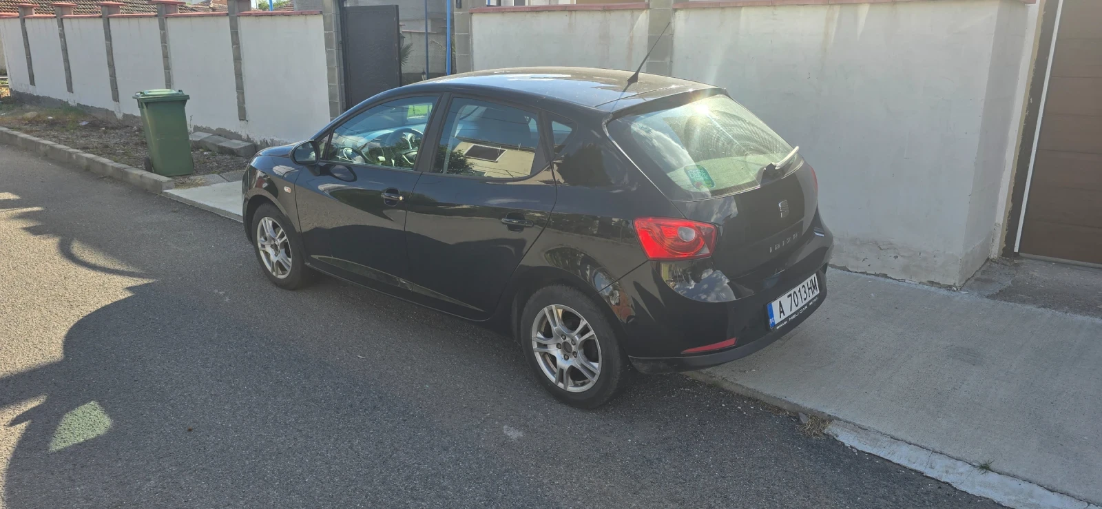 Seat Ibiza Бензин/Газ, снимка 2 - Автомобили и джипове - 54741997