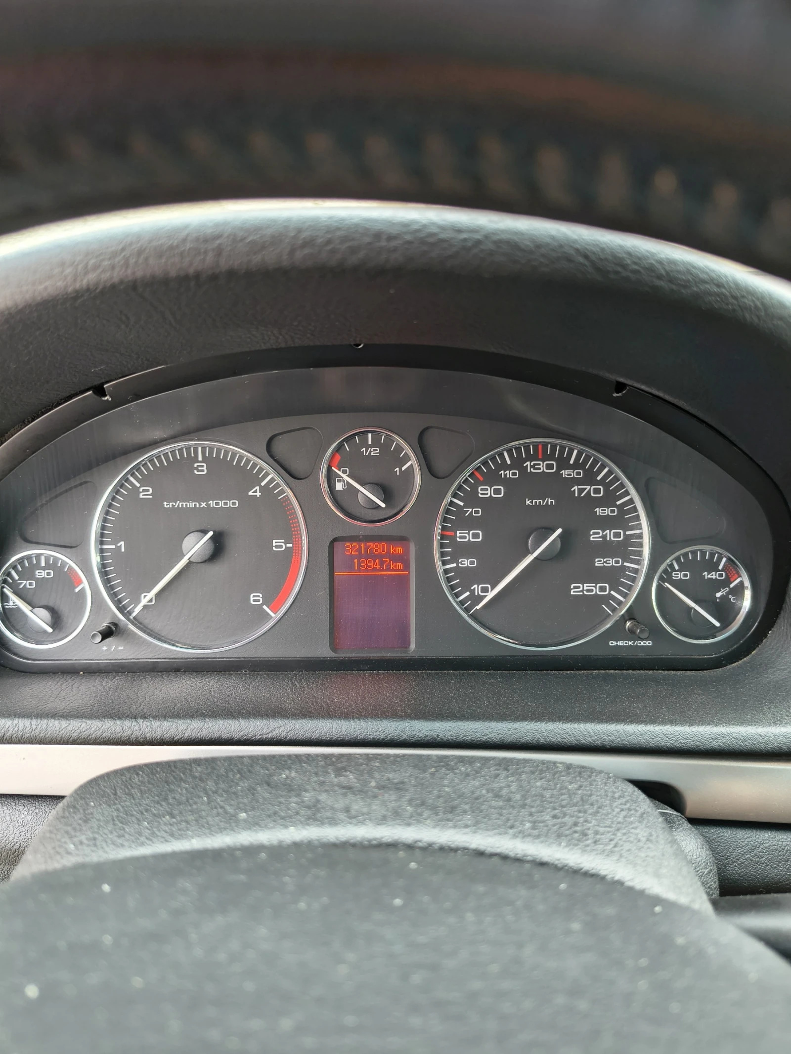 Peugeot 407 1.6HDI, снимка 5 - Автомобили и джипове - 54923352
