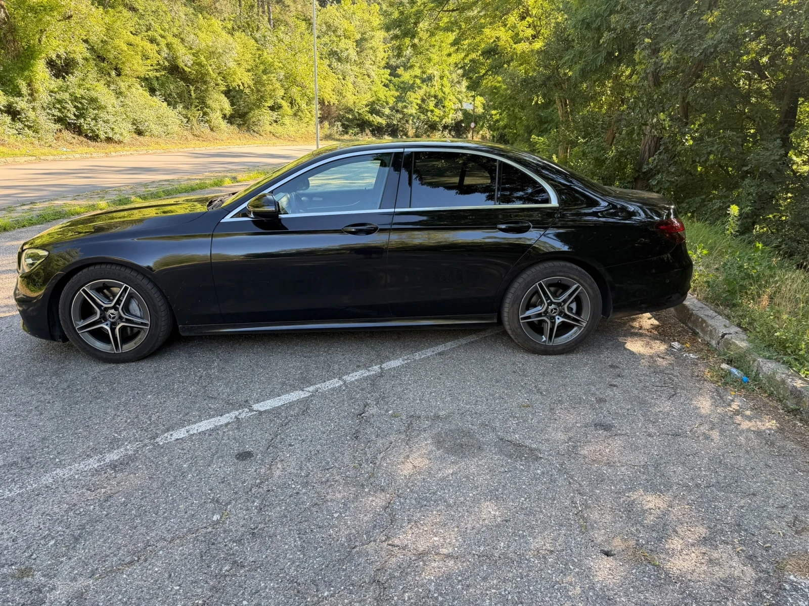Mercedes-Benz E 220 Mercedes-Benz E 220 d AMG Line | 2021 | Burmester , снимка 8 - Автомобили и джипове - 55243956