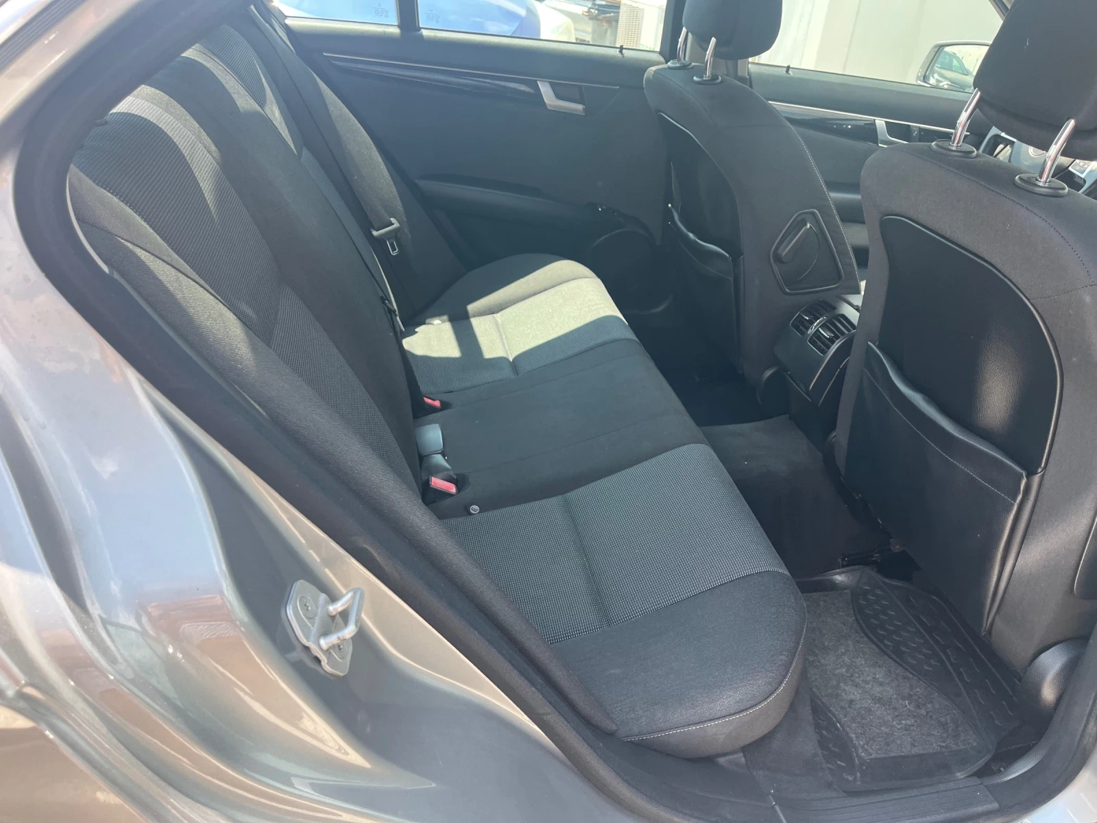 Mercedes-Benz C 220 180cdi BlueEfficiency Trend, снимка 16 - Автомобили и джипове - 55322141