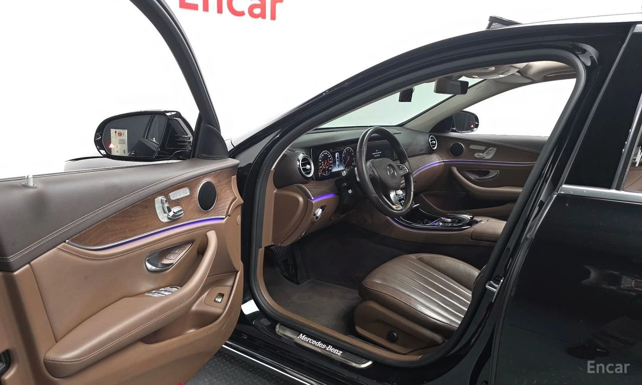 Mercedes-Benz E 300 ДИГИТАЛНО* ТАБЛО* ОБДУХВАНЕ* 360КАМЕРА* , снимка 5 - Автомобили и джипове - 55468007