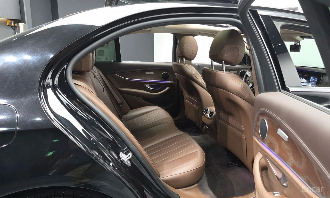 Mercedes-Benz E 300 ДИГИТАЛНО* ТАБЛО* ОБДУХВАНЕ* 360КАМЕРА* , снимка 16 - Автомобили и джипове - 55468007