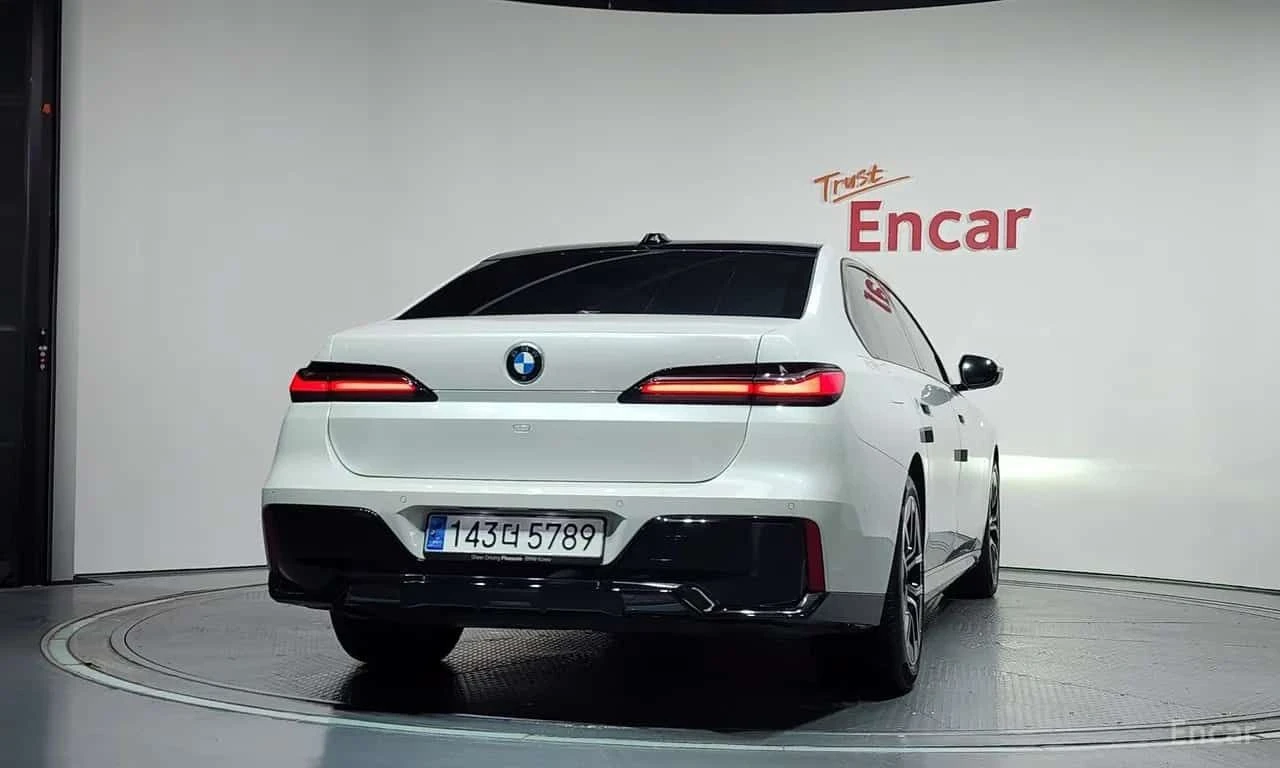 BMW 740 d xDrive M Sport * МАСАЖИ * ОБДУХВАНЕ * ХЕДЪП , снимка 4 - Автомобили и джипове - 55572015