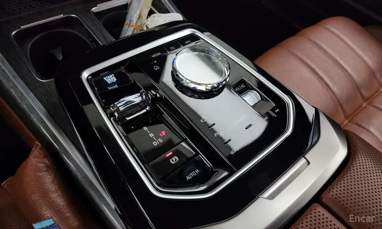BMW 740 d xDrive M Sport * МАСАЖИ * ОБДУХВАНЕ * ХЕДЪП , снимка 9 - Автомобили и джипове - 55572015