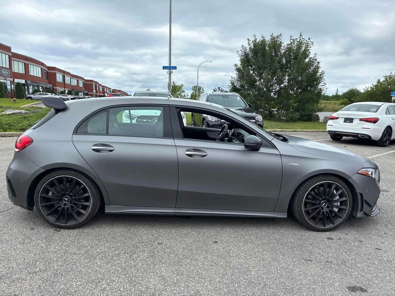 Mercedes-Benz A 35 AMG  CARFAX | Mobile.bg � ����������� 3