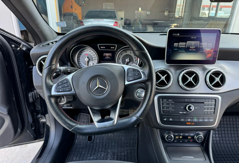 Mercedes-Benz GLA 250 4-matic AMG, снимка 11 - Автомобили и джипове - 47305064