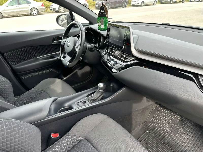 Toyota C-HR 1.8 HSD Center, снимка 12 - Автомобили и джипове - 52152239